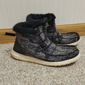 Hey Dude Lea Sz 8 Black And Grey Booties Womens